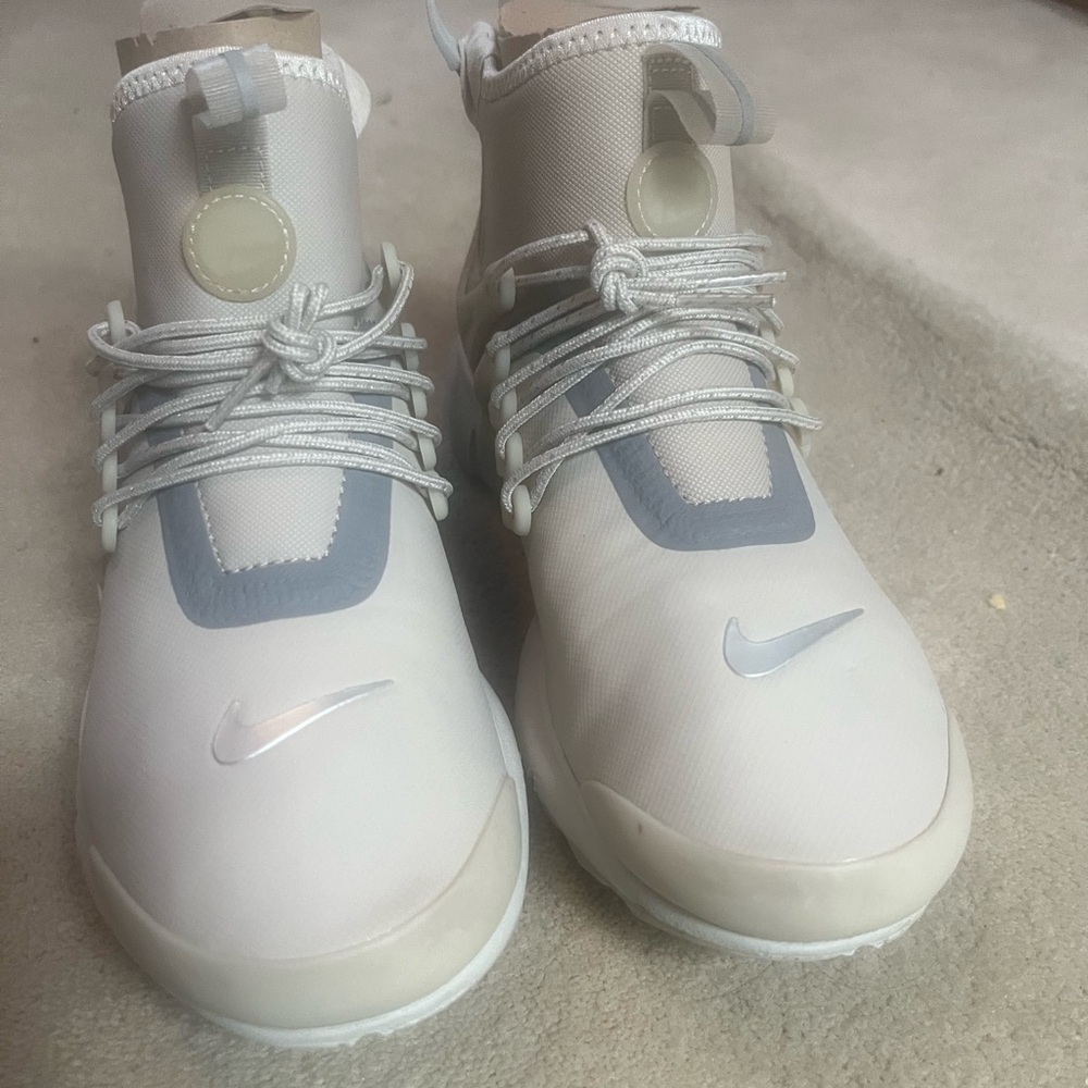 Women’s nike Air Presto Mid Utility - Picture 2 of 5